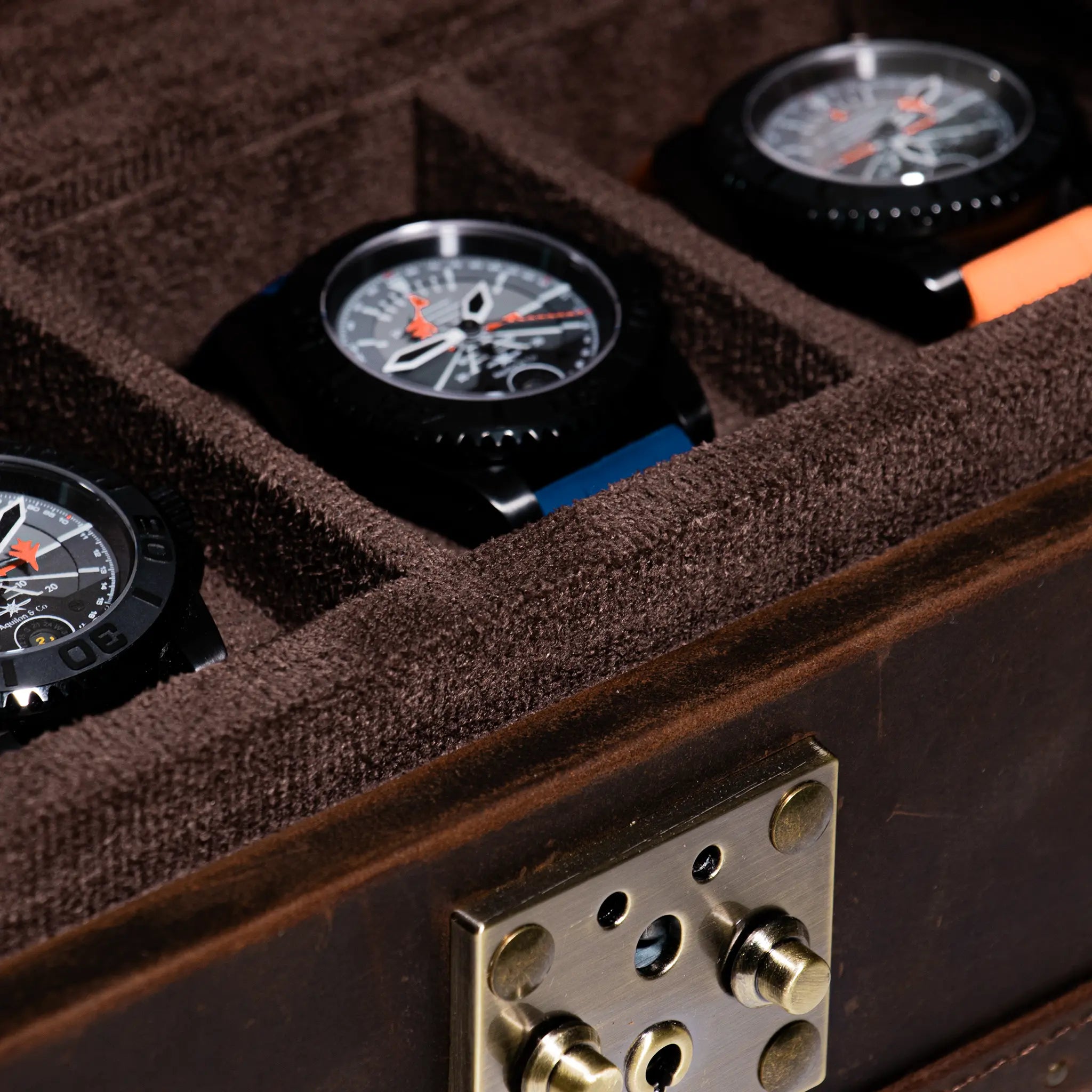 Malle de rangement - 4 Montres